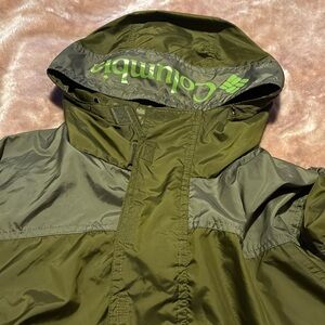 Columbia olive wind breaker